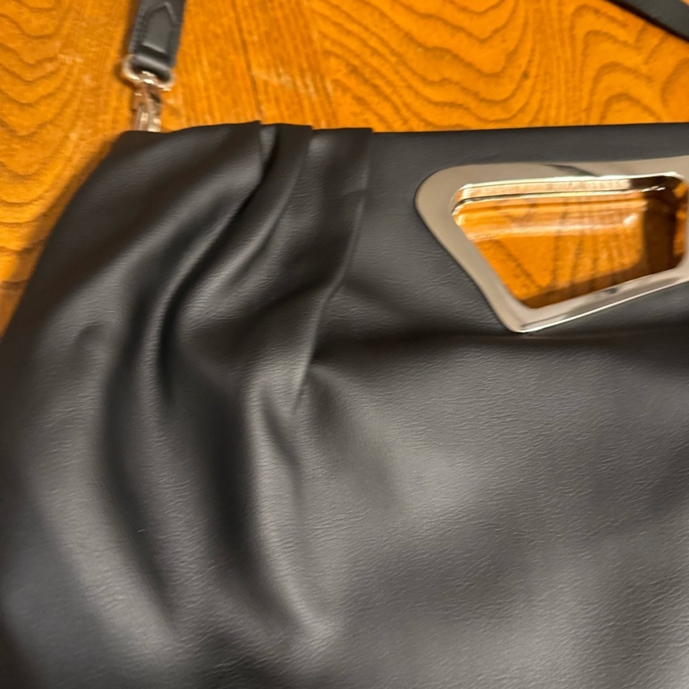 BEIS Limited Edition 3 Year Anniversary Cactus Leather Tote in Black - Picture 8 of 16